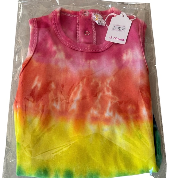 Adorable BRAND NEW hand tie dye baby outfit. - Picture 3 of 4
